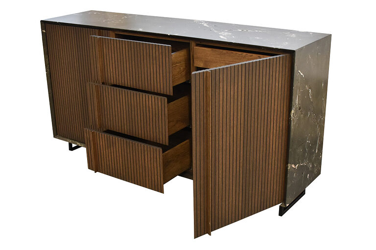 Schreinermeisterstück Sideboard aus Eiche und Naturstein mit geöffneten Schubladen