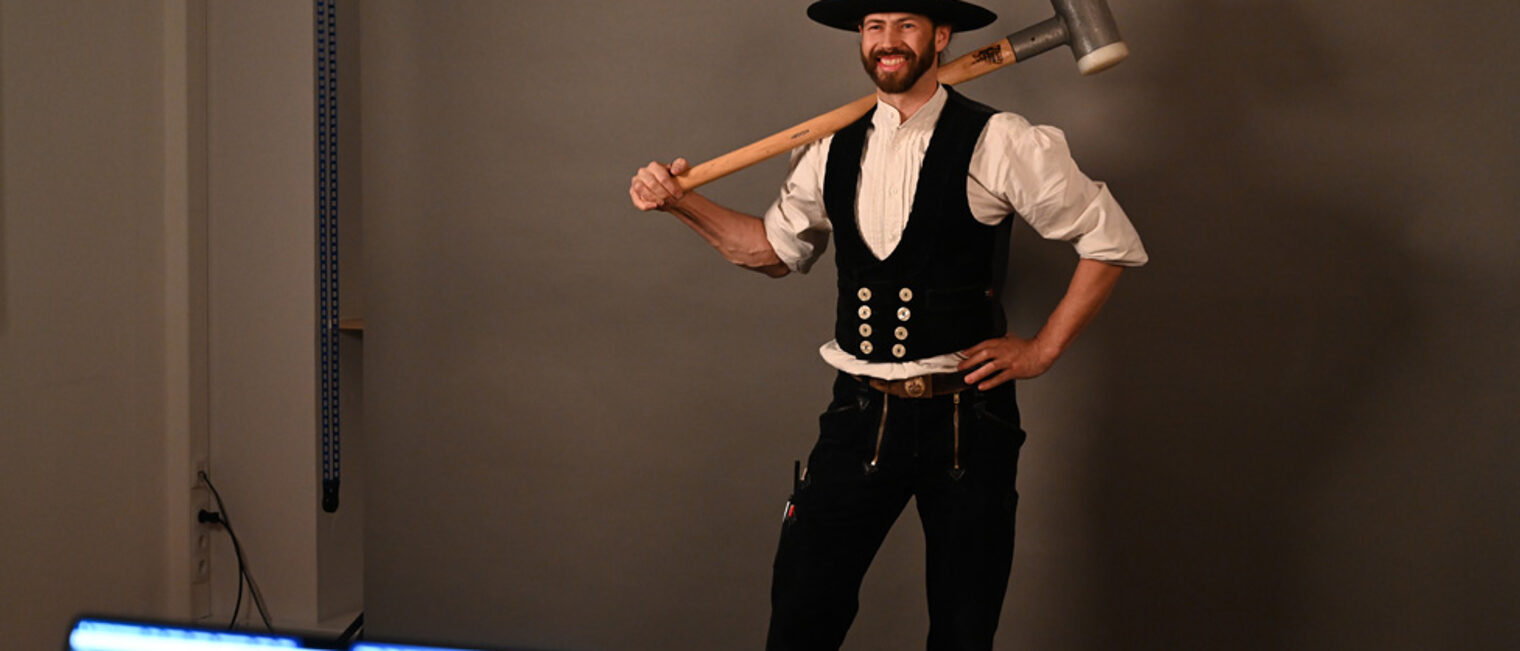 Szene von Fotoshooting mit Zimmerer