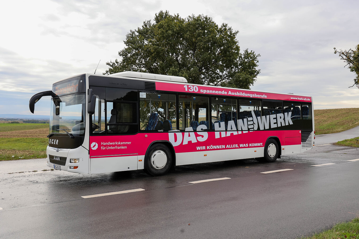 Linienbus mit Aufschrift "Das Handwerk"