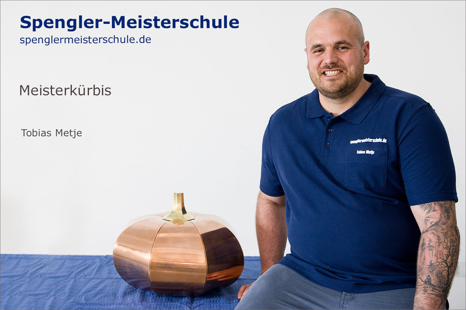 Spengler-Meisterschule Würzburg der Handwerkskammer für Unterfranken Porträt Tobias Metje mit seinem Spenglermeisterstück