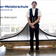 Portrait Florian Oberseider mit seinem Spengler-Meisterstück