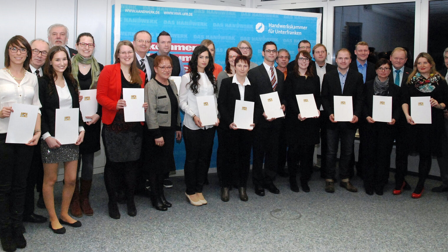 Die Meisterpreisträger verschiedener Weiterbildungen der Handwerkskammer für Unterfranken. Foto: Handwerkskammer